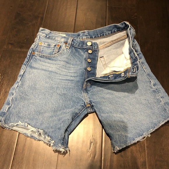 Levis jean shorts - 501 ‘93 - waist 29 - Picture 2 of 5
